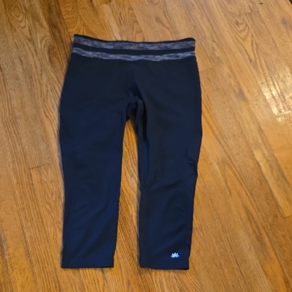 Lukka Pink and Black Long Sleeve Top with Hood and Leggings L - Picture 2 of 3